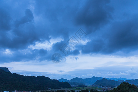 电塔ps素材大气山脉依山城镇夜晚风景背景