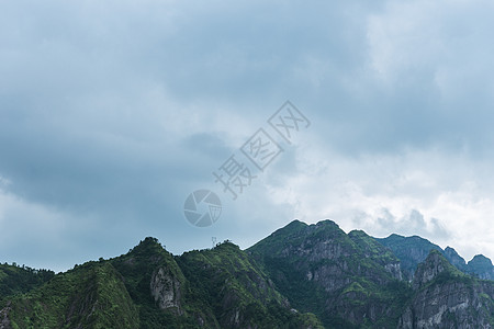 大气多云山峰自然风景图片