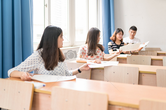 学校学习毕业考试图片