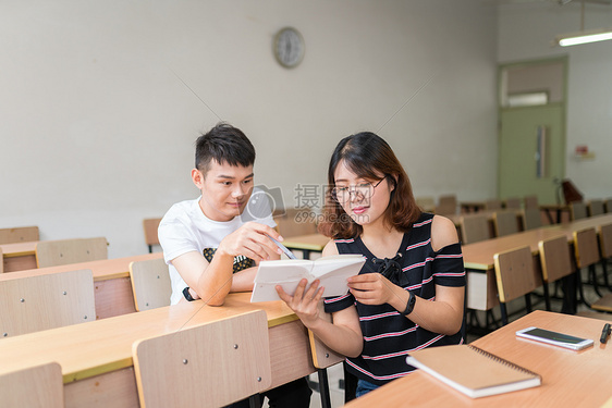 学校学习毕业考试图片