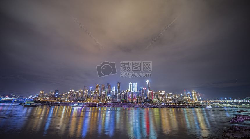 重庆城市璀璨及江边夜景图片