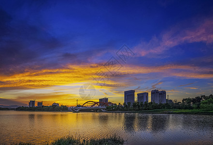 公园夜景城市晚霞背景