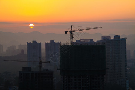 建筑工地与日出高清图片