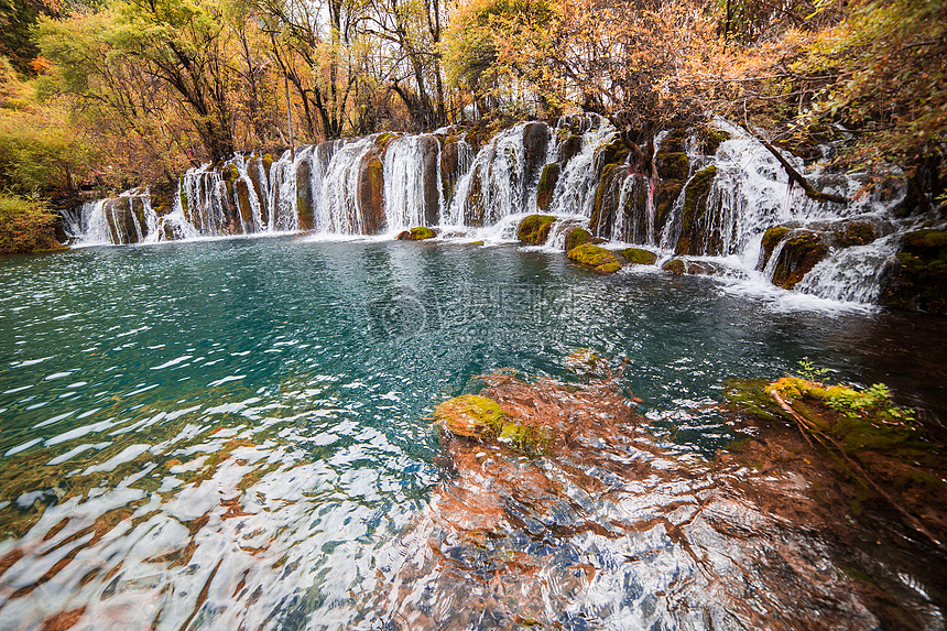 九寨湖光山色图片