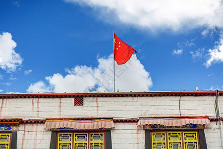 蓝天红旗西藏蓝天下的五星红旗图片免费下载背景