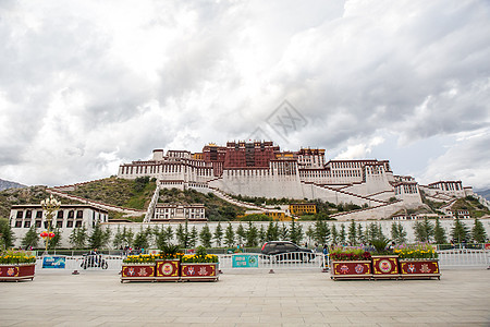 布达拉宫的天空背景图片