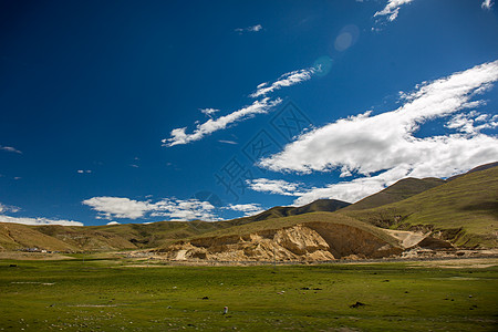 西藏天空的蓝天白云图片
