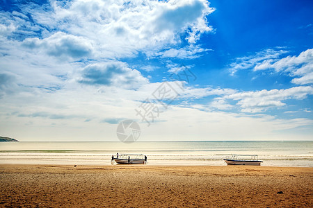 蓝天沙滩海边风光背景
