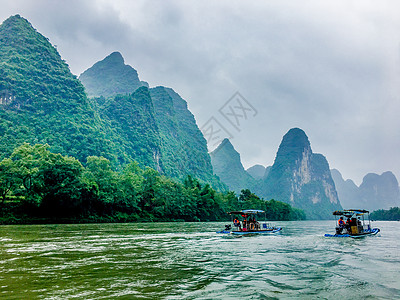 桂林山水旅行桂林山水甲天下-漓江的山水与天空背景