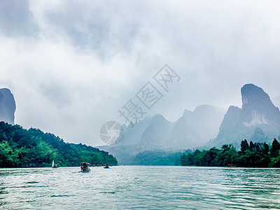 桂林山水甲天下-漓江的山水与天空图片素材