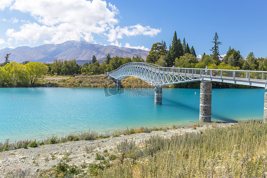 新西兰蓝湖和桥图片