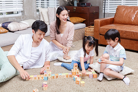 家庭亲子积木游戏图片素材