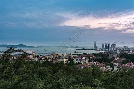 胶州湾畔旅游山头高清图片