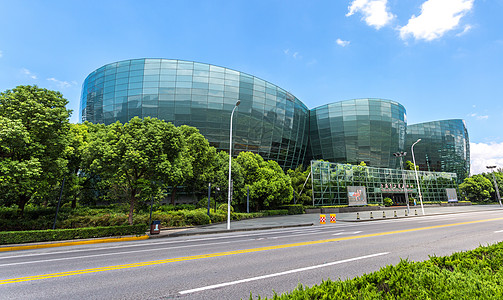 城市街景上海东方艺术中心背景