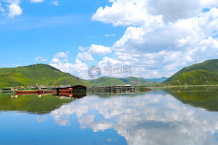 泸沽湖风光图片