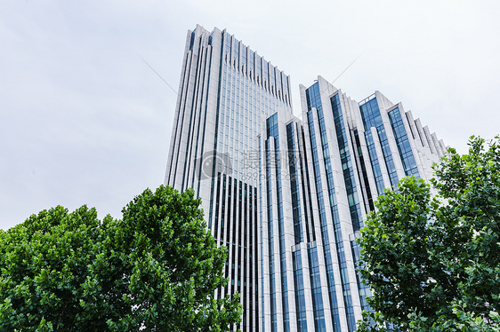 上海外滩大气商业大厦图片