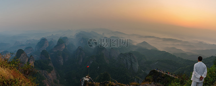 崀山山脉日出全景背景图片