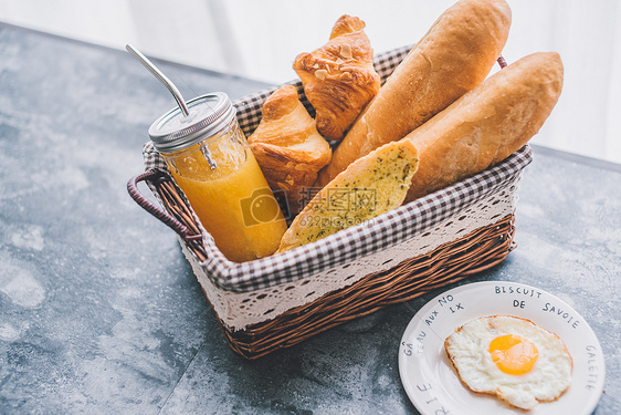 西餐早餐面包橙汁水果图片