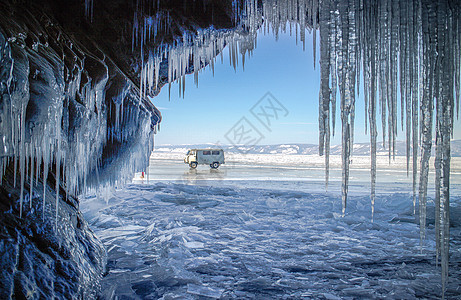 贝加尔湖冰洞奇观图片