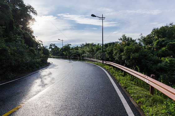 大气美丽风景区傍晚公路图片