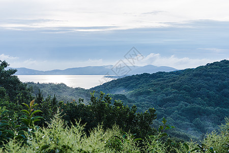 傍晚宝界山林公园蠡湖风景高清图片