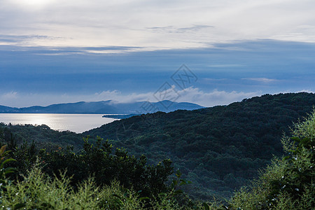 傍晚宝界山林公园蠡湖风景高清图片