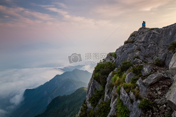 闲看风起云涌图片