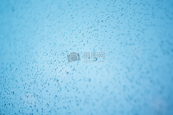 玻璃雨水滴背景图片