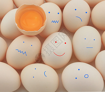 捂脸哭创意鸡蛋设计图片