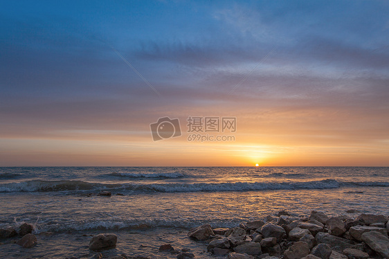 青海湖日出图片