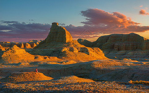 成都景点夕照魔鬼城背景