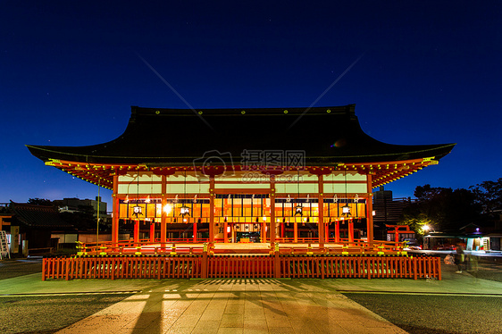 伏见稻荷神社夜景图片