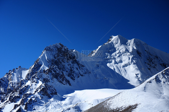 新疆帕米尔高原雪峰图片