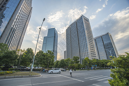 仰视风景城市高楼大厦背景