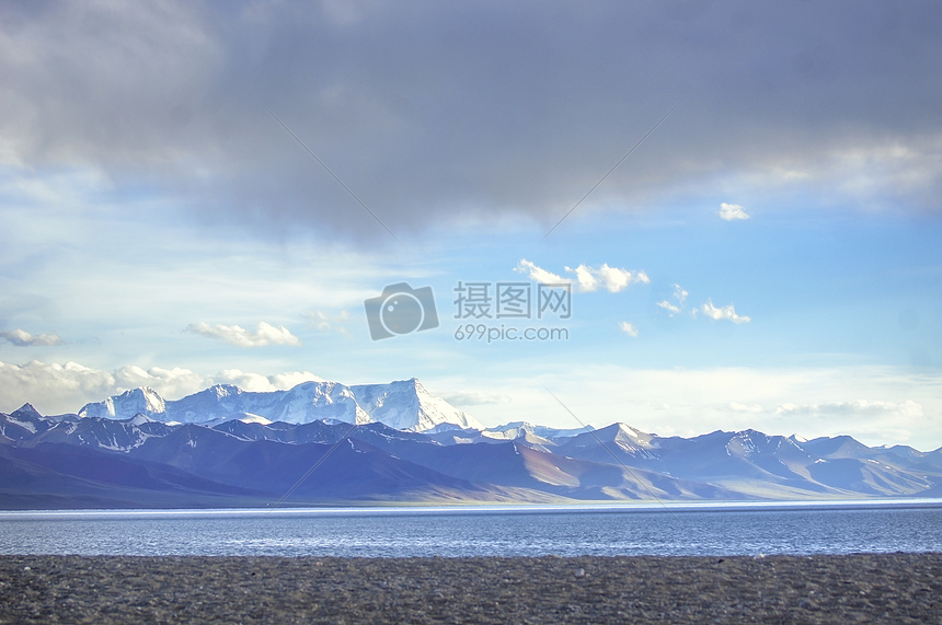 西藏拉萨纳木错湖雪山图片