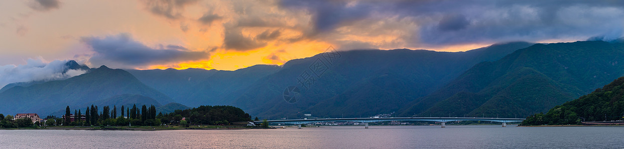 湖光山色背景图片