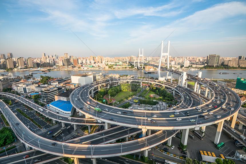 上海城市环形立交桥傍晚南浦大桥