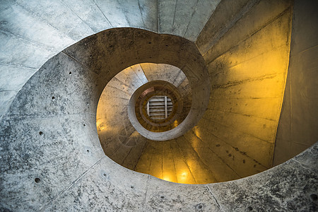 艺仓美术馆-螺旋石阶梯背景图片