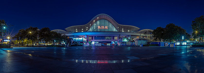 中国最美高铁站中国第一高铁站武汉站夜景全貌背景