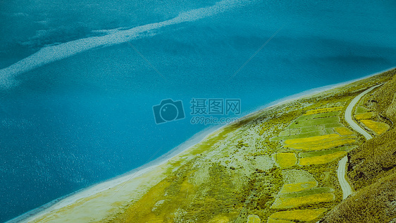 西藏羊湖蓝宝石色调图片