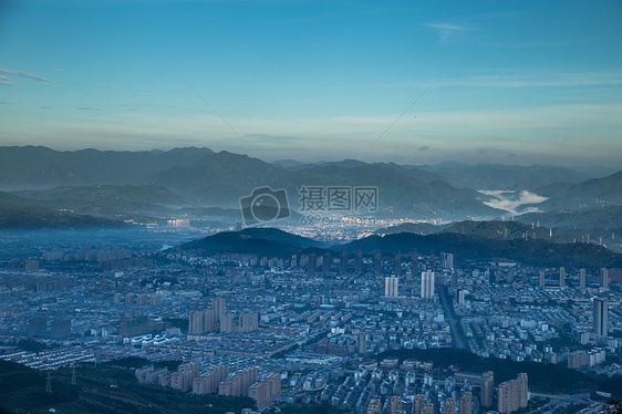 宁波宁海杜鹃山清晨日出风光图片