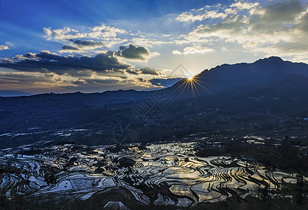 生活节奏元阳晨曲背景