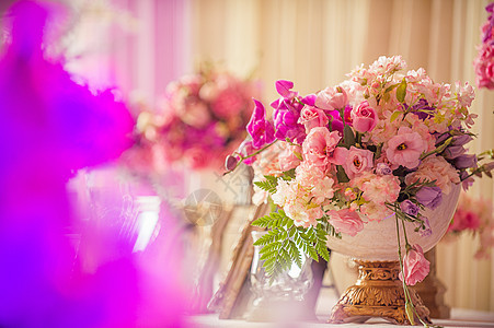 婚礼上的鲜花背景图片