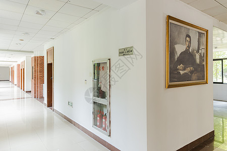 上海大学明亮教室走廊高清图片