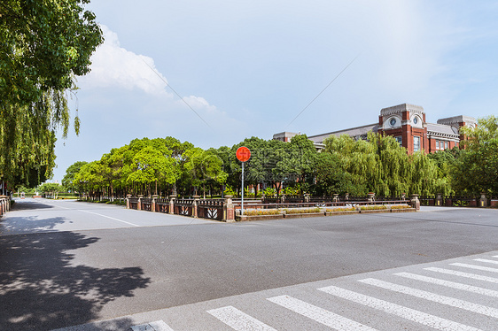 上海华东政法大学教学楼图片