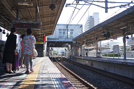 日本火车JR线路站台高清图片