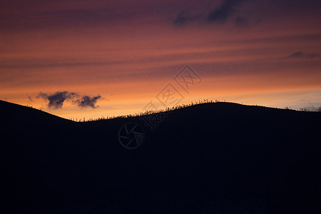 山水远方的彩云背景