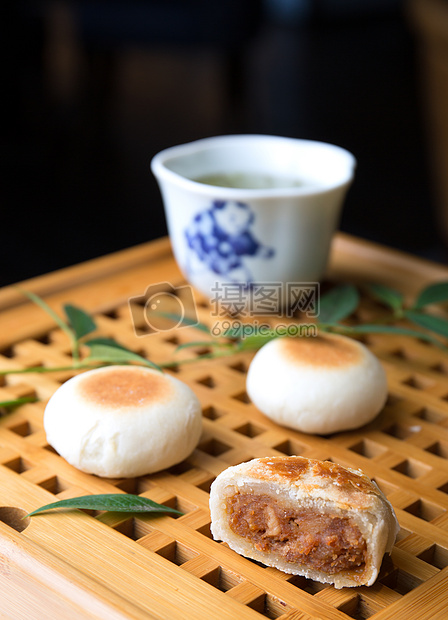 ‘~中秋节苏式肉丝馅月饼  ~’ 的图片