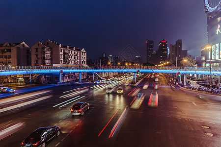 城市夜晚马路车流图片