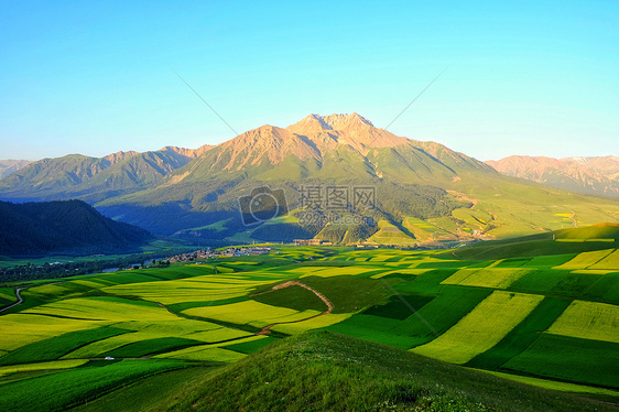 祁连卓尔山牛心山图片